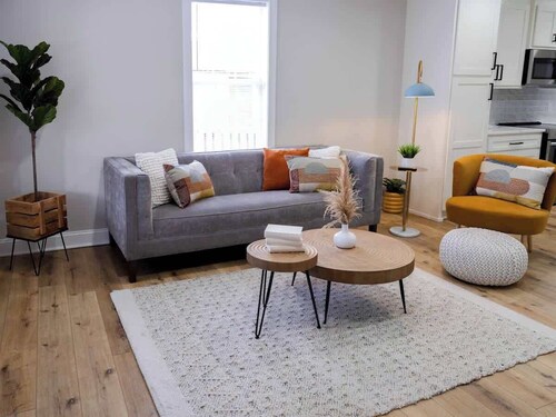 The Cozy Chic WeCo Spot | Just 3 minutes to DT!