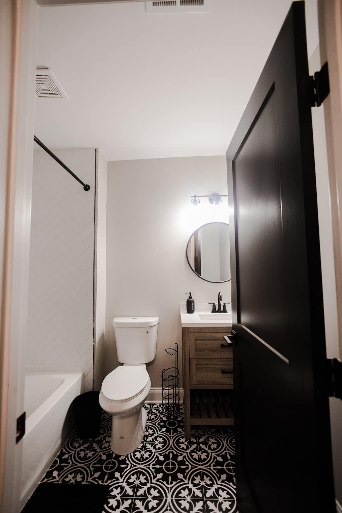 Combined shower/tub, hair dryer, towels, soap