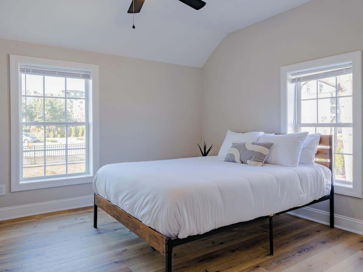 2 chambres, bureau, Wi-Fi, literie fournie