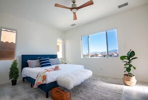 3 bedrooms, iron/ironing board, free WiFi, bed sheets