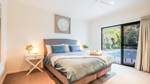 4 bedrooms, WiFi, bed sheets