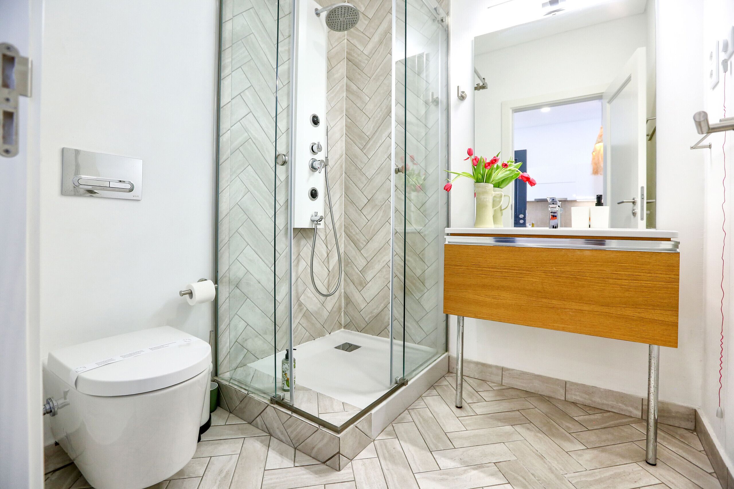 Shower, towels