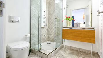 Shower, towels