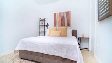 2 bedrooms, desk, iron/ironing board, WiFi