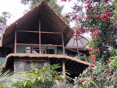 Luxury rainforest villa with private waterfalls - 10 minutes beach