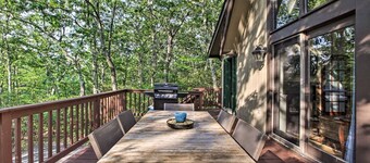 COZY A-Frame Spacious Deck w/ Grill