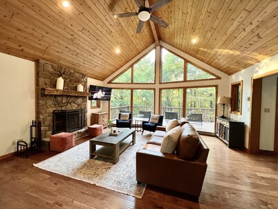 Hillside Haus • Hottub • EV • Timberline • Game Rm