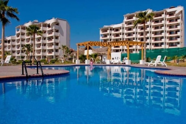 Welcome to Casa Blanca Resort