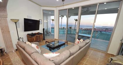 Ground Floor 3 bed 3 bath Steps to Pool and Beach