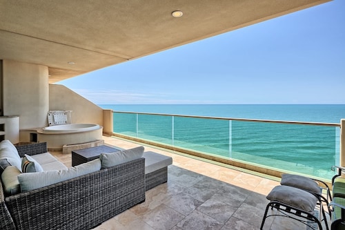 Pure Sand Beach Front and Stunning View Condo