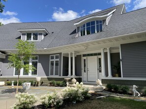 Exterior - Luxury Home on Private Lake in Plymouth (Plymouth)