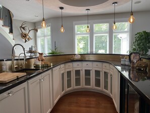 Fridge, microwave, oven, stovetop - Luxury Home on Private Lake in Plymouth (Plymouth)