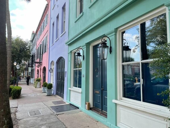 تفاصيل الفندق من الخارج