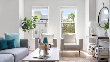 Fernseher, Kamin, Arbeitsbereiche