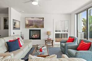 Smart TV, fireplace