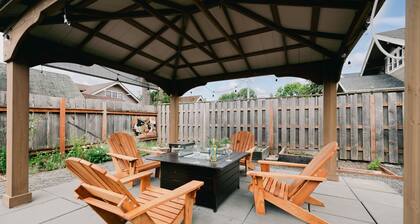 Stunning Craftsman Home: Parlor, GameRoom, EventRoom, Big Kitchen-100% Walkable!