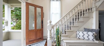 Spacious Family Home in Elizabeth Park: Parlor, GameRoom, Gazebo, Big Kitchen!