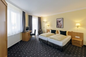 Camera doppia | Biancheria da letto di alta qualità, una scrivania, postazione laptop