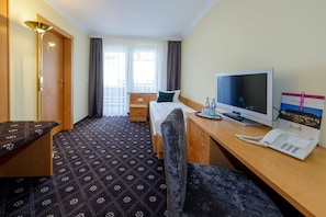 Single Room | Premium bedding, desk, laptop workspace, soundproofing - Hotel Zum Adler (Nidderau)