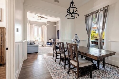 Private 2BR Downtown Retreat with Onsite Parking — Walk to Petco & Gaslamp