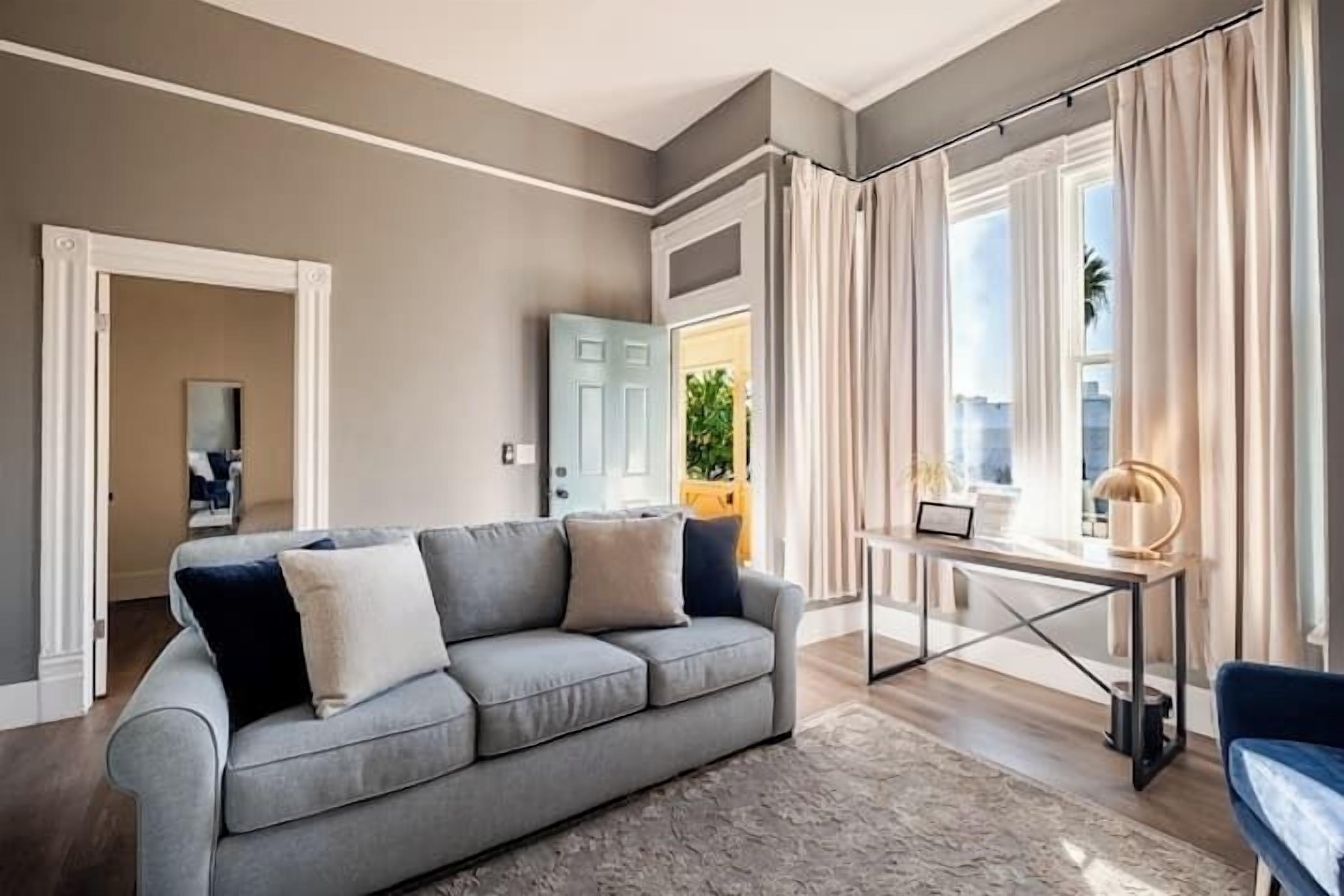 智能電視、書籍、音響