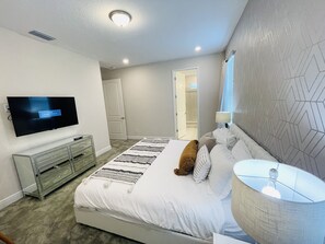 4 bedrooms, iron/ironing board, WiFi, bed sheets