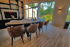 Deluxe Condo | In-room dining