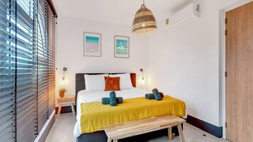 3 bedrooms, travel cot, WiFi