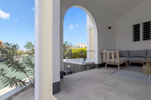 Brand New 3 Bedroom Apartment at the Water