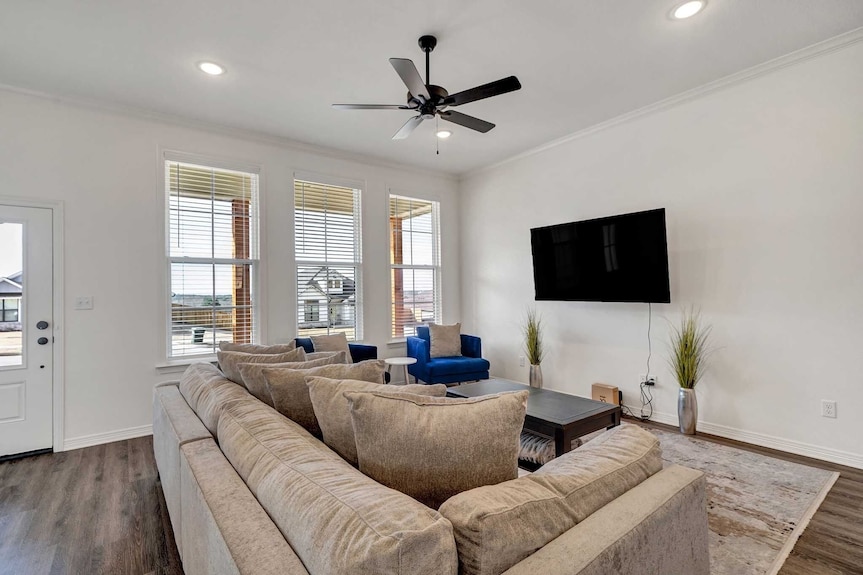 Stay Tyler @ Faulkner- Amazing Location - Lake Tyler, TX