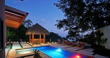 Hilltop Villa privada, centro Santa Teresa