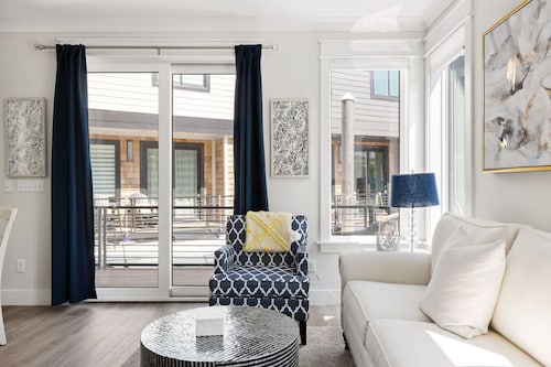 Luxe @ The Cove Riverwalk Villas