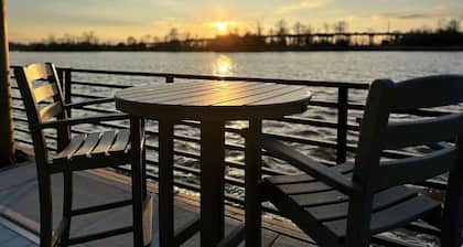 Luxe @ The Cove Riverwalk Villas