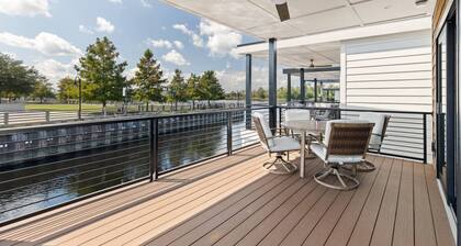 Luxe @ The Cove Riverwalk Villas