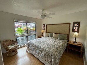 Desk, WiFi, bed sheets