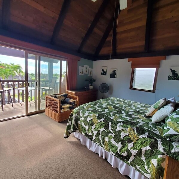 2 bedrooms, desk, WiFi, bed sheets