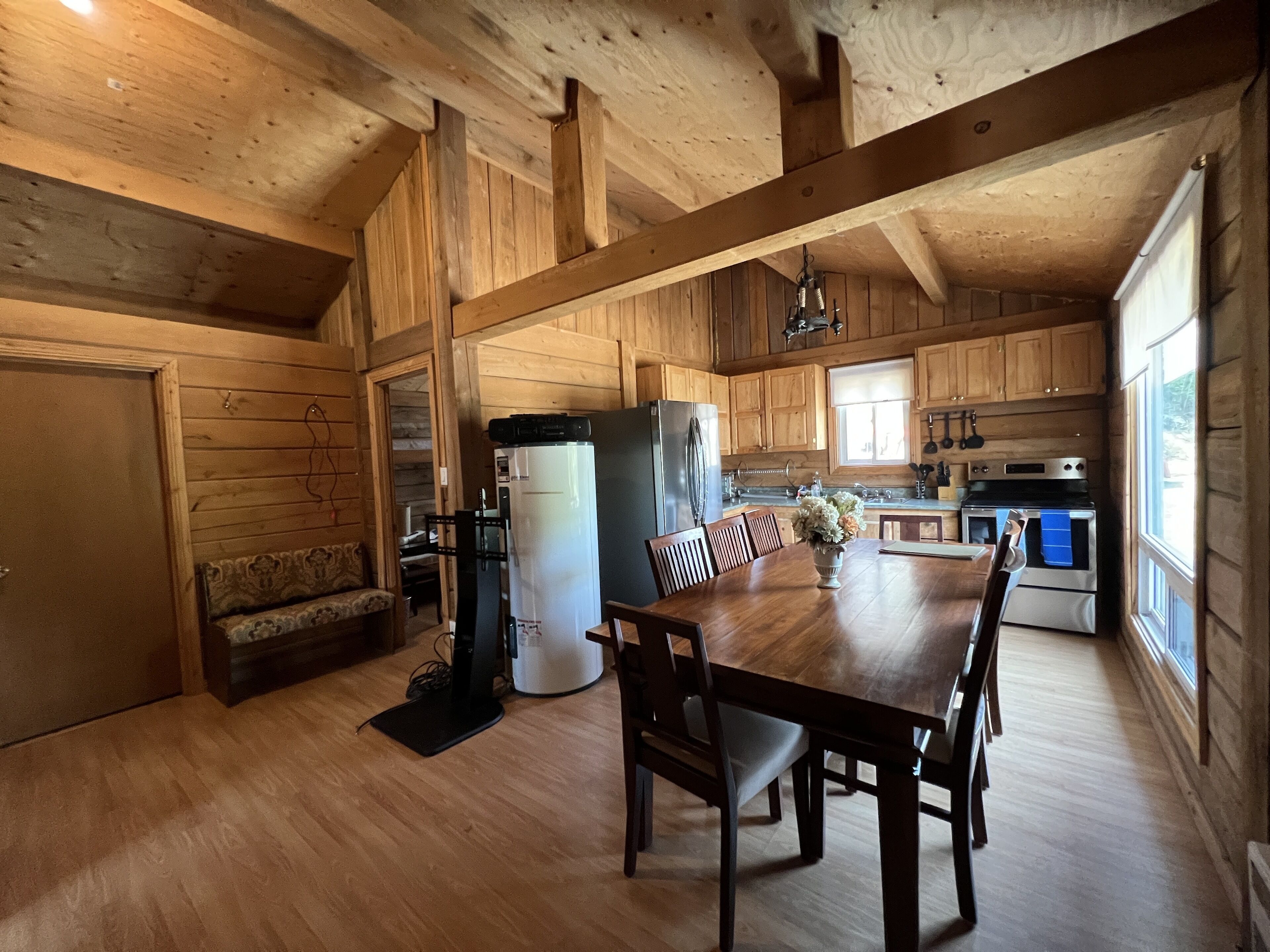 Classic Cabin (D) | In-room dining