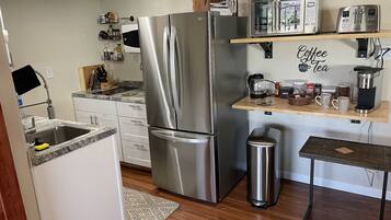 冰箱、微波炉、炉灶、洗碗机