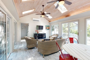 TV, fireplace, DVD player