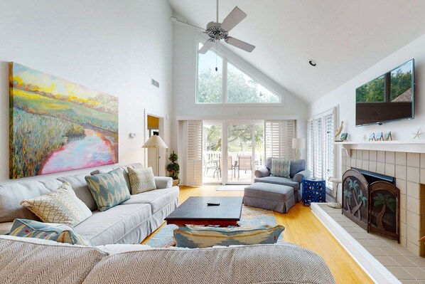 TV, fireplace, DVD player