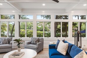 TV, caminetto, lettore DVD, studio