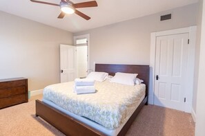 2 bedrooms, desk, iron/ironing board, travel cot