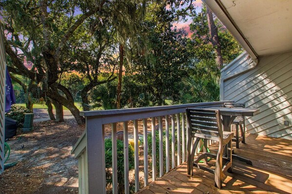 Outdoor dining - Seabrook Exclusives | 621 Shadowwood (Seabrook Island)