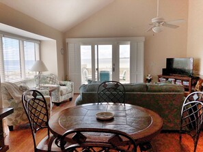 TV, fireplace, DVD player - Seabrook Exclusives | 1302 Pelican Watch (Seabrook Island)