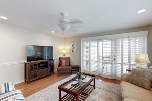 TV, DVD player - Seabrook Exclusives | 13107 Pelican Watch (Seabrook Island)