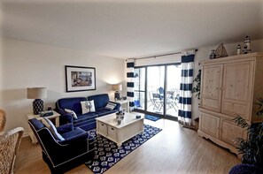 TV, DVD player - Seabrook Exclusives | 1377 Pelican Watch (Johns Island)