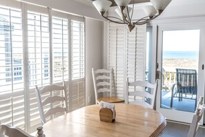 Dining - Seabrook Exclusives | 1373/74 Pelican Watch (Seabrook Island)