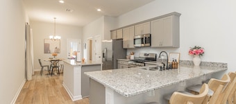 Cozy NEW Home in the Heart of Lafayette!