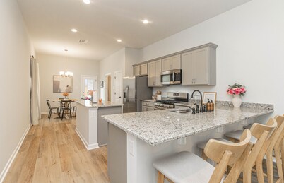 Cozy NEW Home in the Heart of Lafayette!