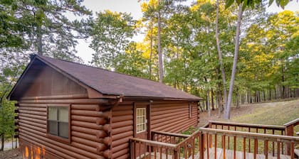 Cabin I at Safe Harbor Brady Mountain on Lake Ouachita!